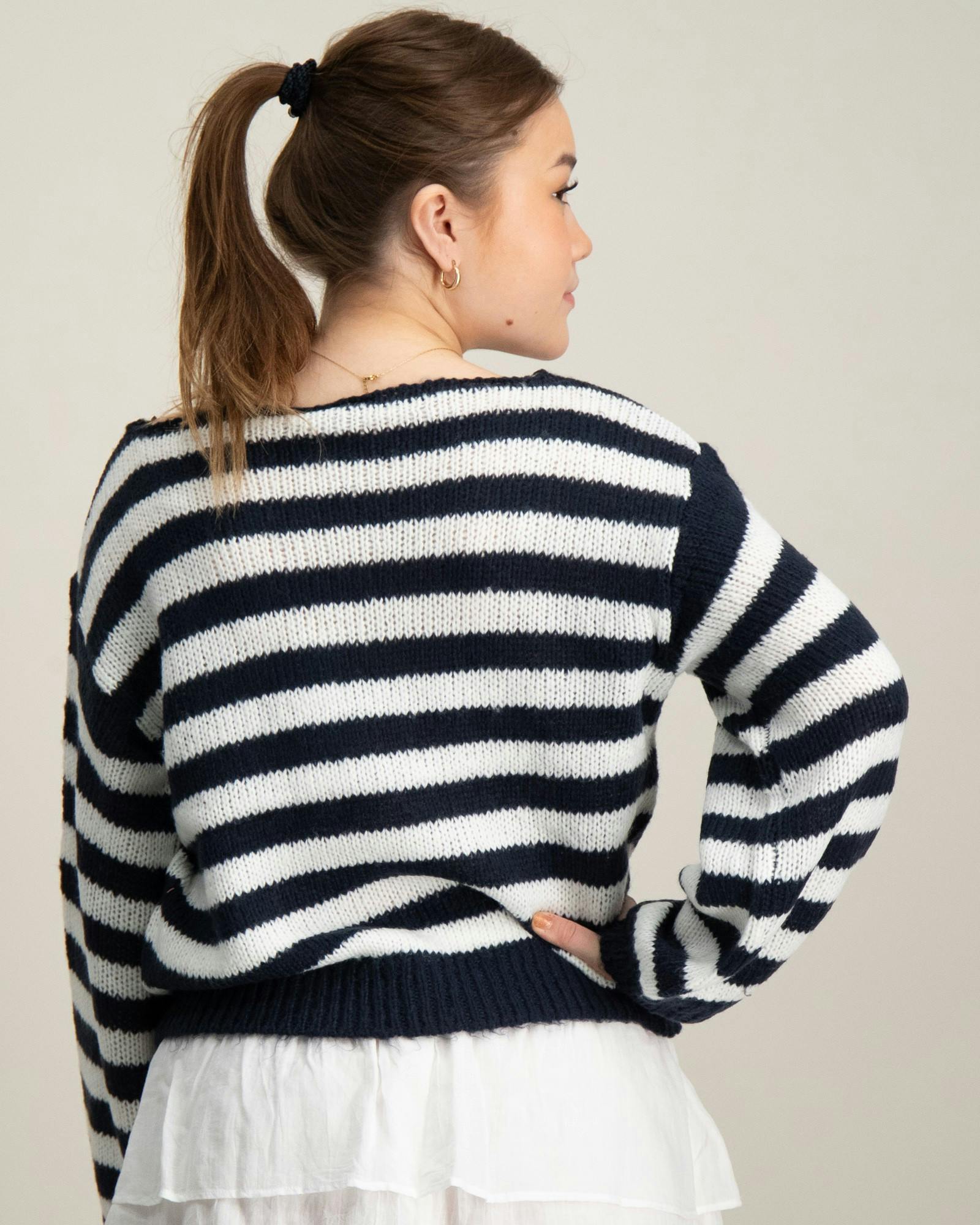 Y loose stripe sweater