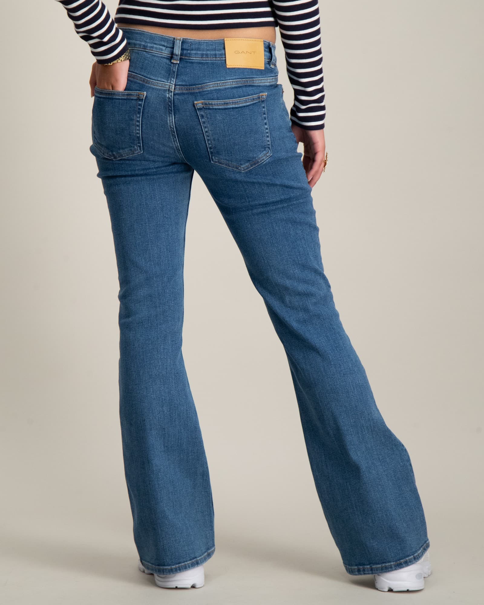 BOOTCUT JEANS