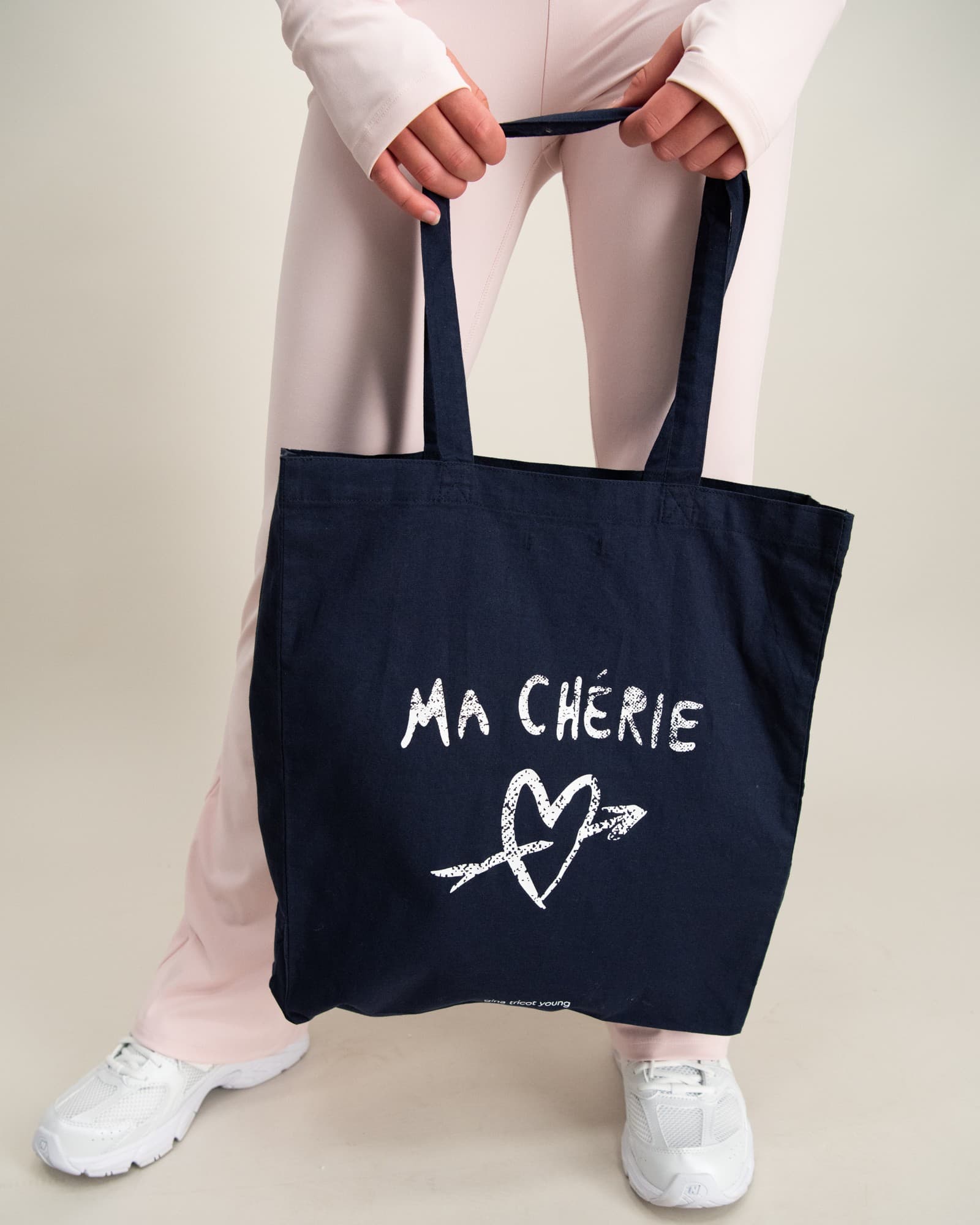 Young tote bag