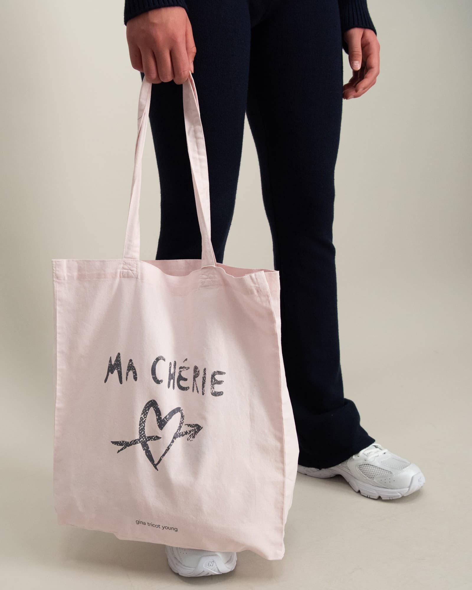 Young tote bag